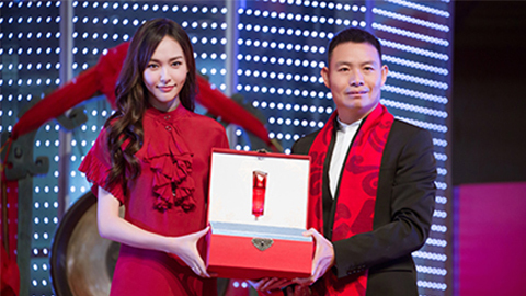 中国美正当红，，，，来利国际旗舰厅A股上市，，，，引领新时代